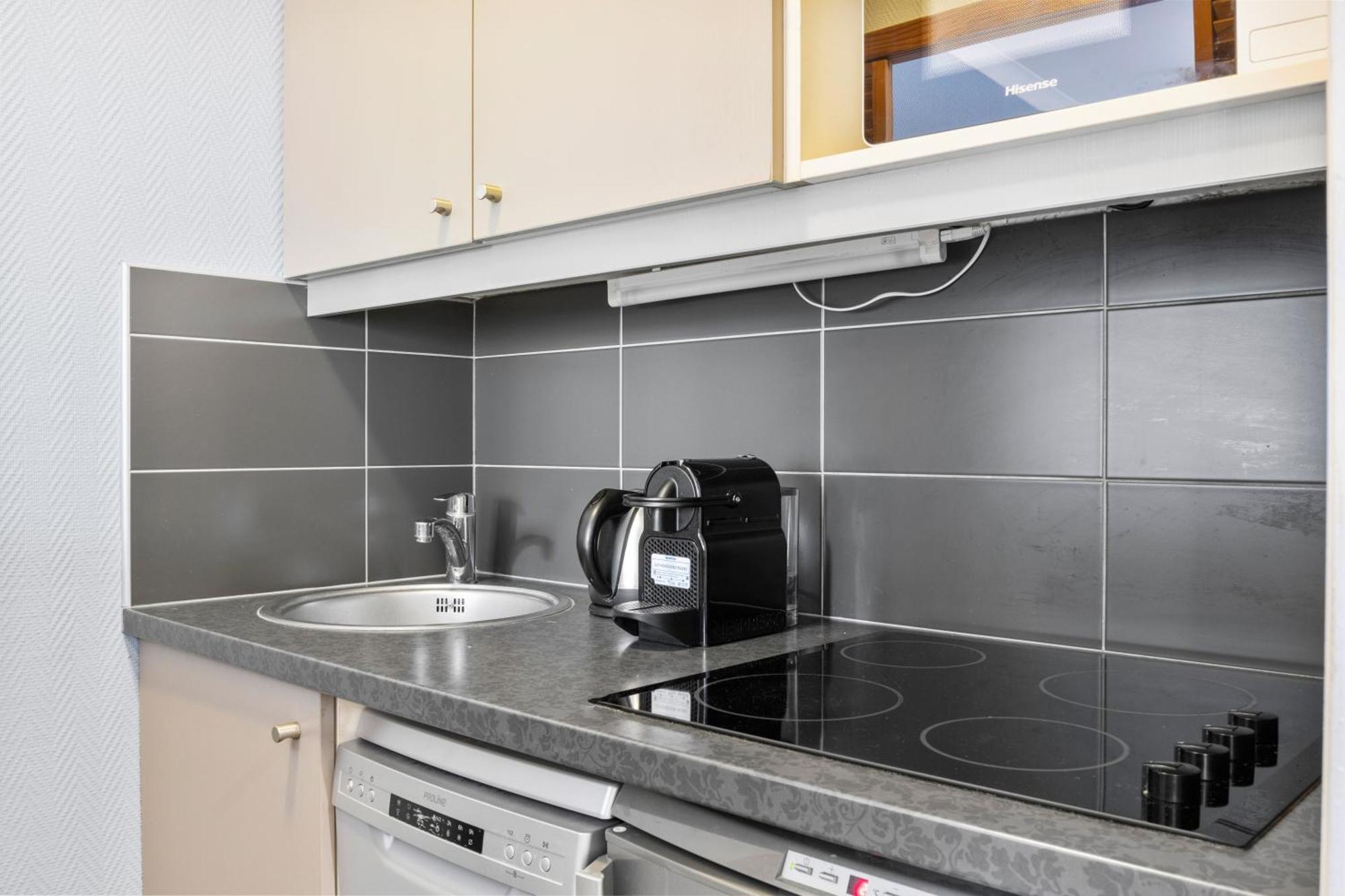 Grand Appartement Avec Balcon - Proche Parc Des Expo - Parking Privee 이씨레물리노 외부 사진