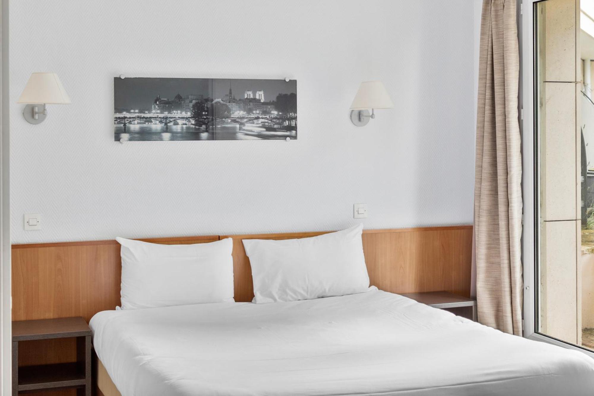 Grand Appartement Avec Balcon - Proche Parc Des Expo - Parking Privee 이씨레물리노 외부 사진